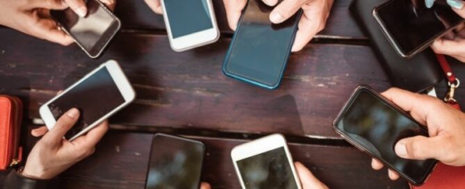 Şirket İçi Sosyal Medya Kuralları: İşyerinde Ne Paylaşmalı?